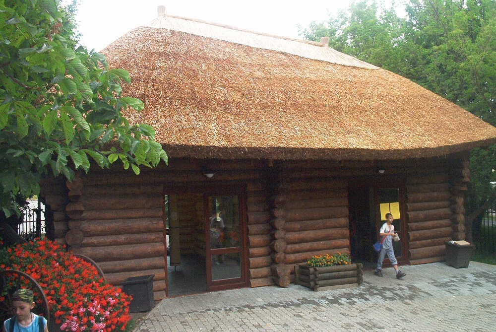 zrubová stavba - areál zoo