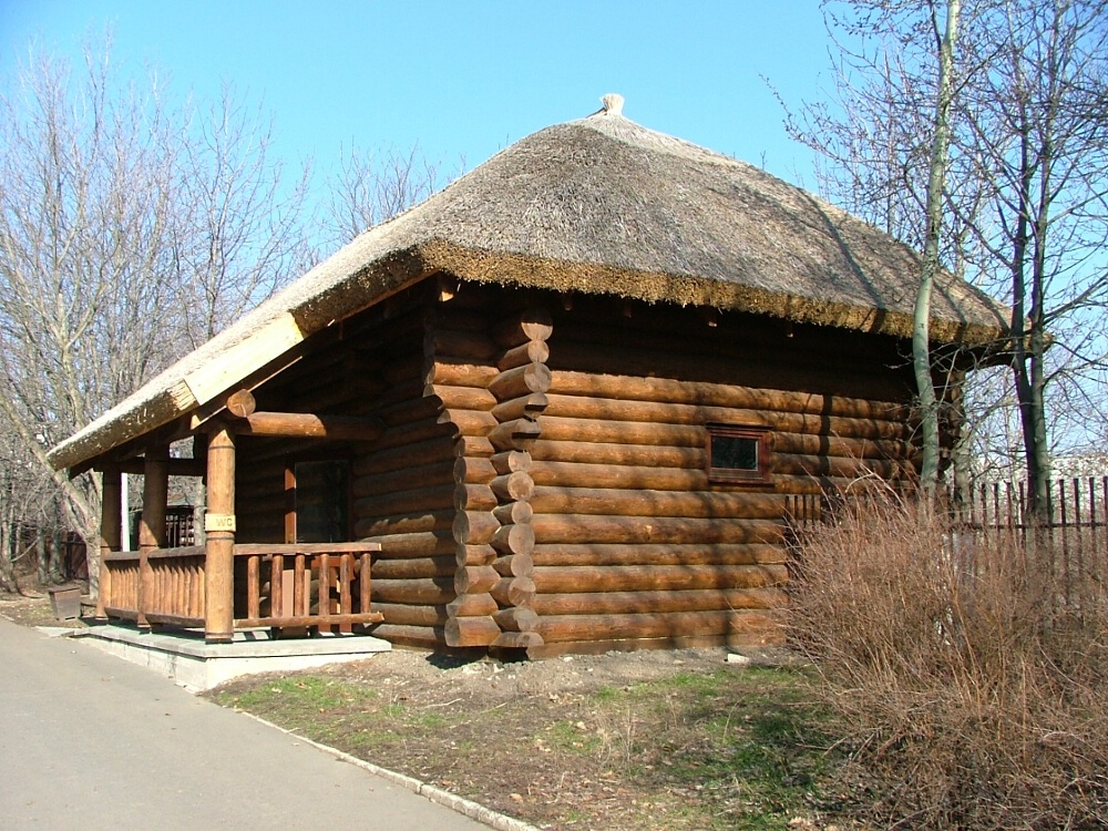 zrubová stavba - areál zoo